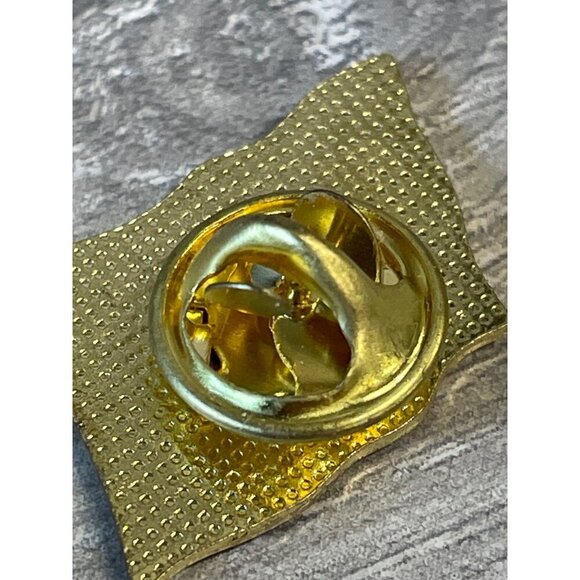 Pin Lapel Tie Tack Flag Waving USA Red White Blue - Picture 2 of 2